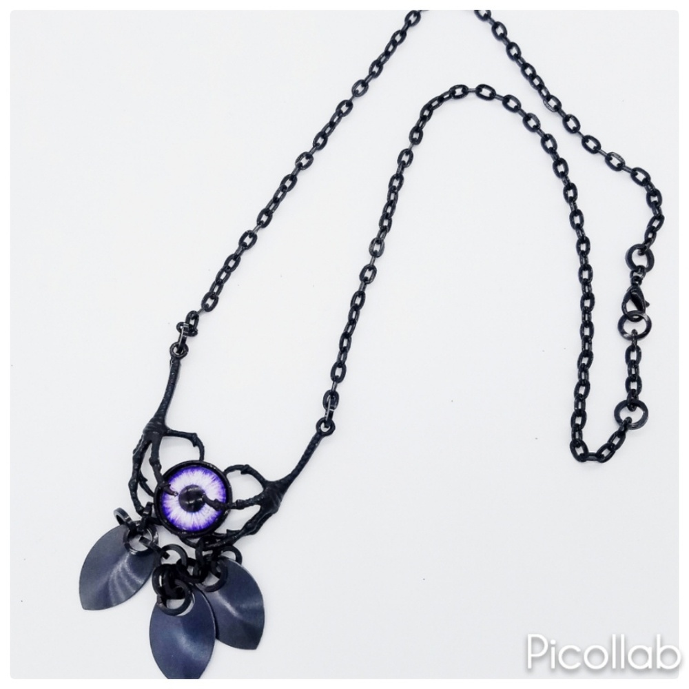 Raven Claw "Dragon Eye" Necklace - Picture 3 of 7